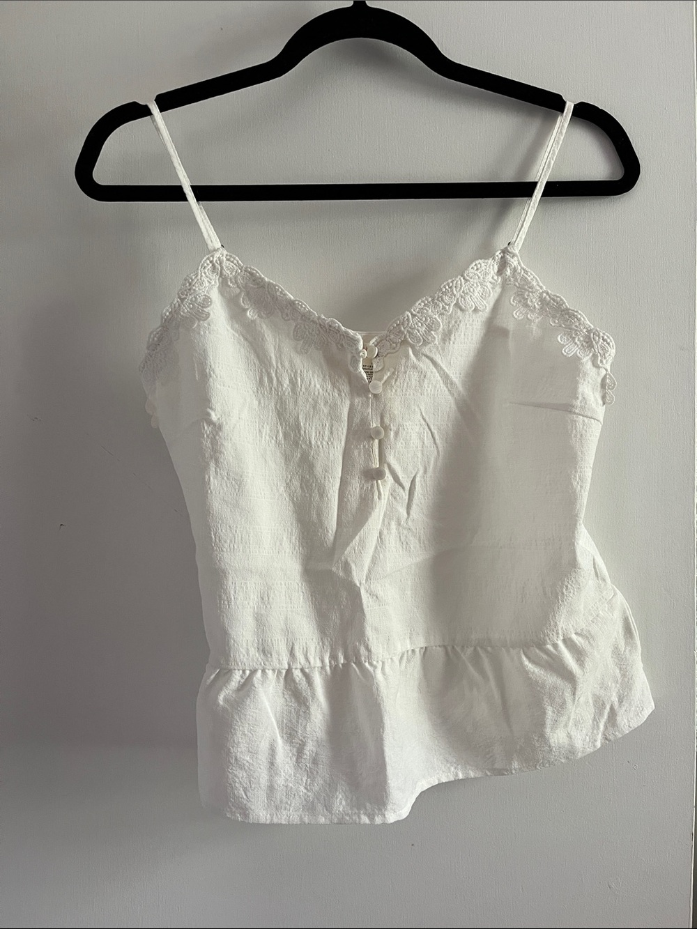 White lace sleeveless top